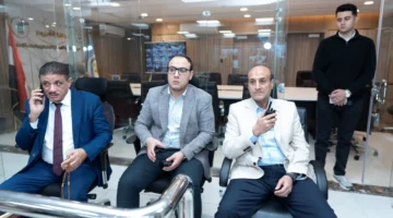 محافظ أسيوط يتابع تطورات حالة الطقس عبر مركز سيطرة الشبكة الوطنية للطوارئ